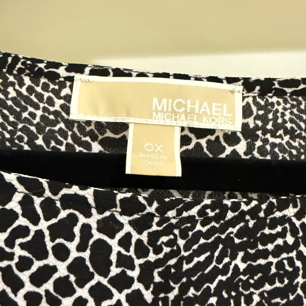 NWOT Michael Kors Top - Picture 2 of 4